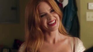 Isla Fisher Cleavy Plot In ‘Keeping Up With The Joneses’