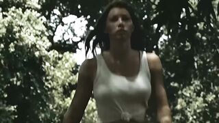 Jessica Biel – Hot In The Texas Chainsaw Massacre #4