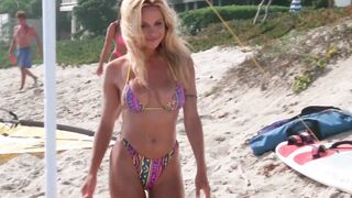 Pamela Anderson In Season 3 Of Baywatch, Her Body Saves Lives #1