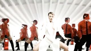 Kylie Minogue’s Infamous White “hoodie” From The Can’t Get You Out Of My Head Music Video #4