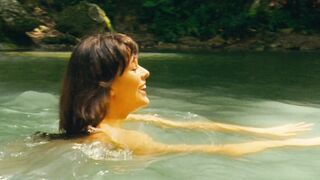 Milla Jovovich And Kiele Sanchez – A Perfect Getaway (2009)