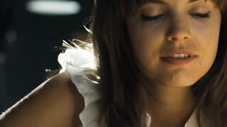 Mena Suvari – The Mysteries Of Pittsburgh