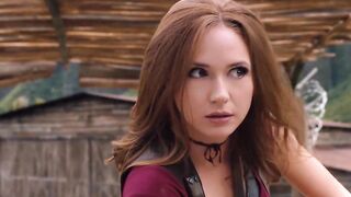 Karen Gillan Hotness In ‘Jumanji: Welcome To The Jungle’ #3