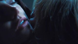 Emma Stone & Andrea Riseborough Kissing In Battle Of The Sexes #4