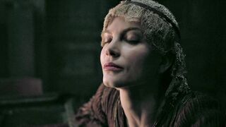 Sylvia Hoeks In See [S2E6-2021]: Flirty Aunty