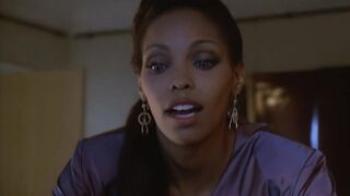 Gretchen Palmer – Tales From The Crypt S07E12 #1