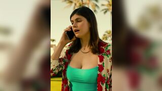 Alexandra Daddario – Perfect Little Jiggle In The White Lotus #4