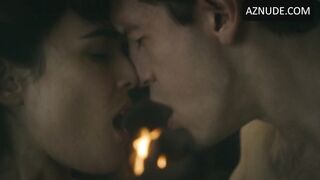 Adriana Ugarte In ‘Hache’ #3