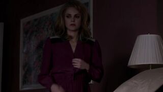 Keri Russell Stripping In The Americans #1