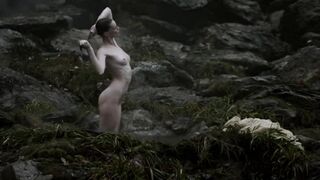 Alyssa Sutherland In ‘Vikings’ (2013)