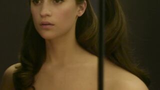 Alicia Vikander In “Ex Machina”