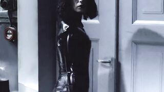 Kate Beckinsale – Hot Latex Plot In Underworld #4