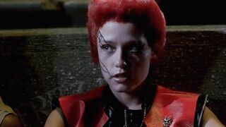 Linnea Quigley- The Return Of The Living Dead #1